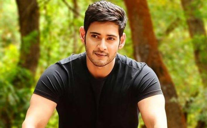 Mahesh Babu Net Worth: ਮਹੇਸ਼ ਬਾਬੂ ਦੱਖਣੀ ਫਿਲਮ ਇੰਡਸਟਰੀ ਦੇ ਚੋਟੀ ਦੇ ਅਦਾਕਾਰਾਂ ਵਿੱਚ ਆਉਂਦੇ ਹਨ। ਮਹੇਸ਼ ਬਾਬੂ ਨੂੰ ਦੱਖਣ ਦਾ ਰਾਜਕੁਮਾਰ ਵੀ ਕਿਹਾ ਜਾਂਦਾ ਹੈ। ਅਦਾਕਾਰ ਆਪਣੀ ਸ਼ਾਨਦਾਰ ਦਿੱਖ ਤੇ ਦਮਦਾਰ ਅਦਾਕਾਰੀ ਕਾਰਨ ਪ੍ਰਸ਼ੰਸਕਾਂ ਦੇ ਦਿਲਾਂ ਵਿੱਚ ਆਪਣੀ ਖਾਸ ਥਾਂ ਬਣਾ ਰਿਹਾ ਹੈ। ਆਪਣੀਆਂ ਫਿਲਮਾਂ ਨਾਲ ਸਾਊਥ ਇੰਡਸਟਰੀ 'ਚ ਆਪਣੀ ਪਛਾਣ ਬਣਾਉਣ ਵਾਲੇ ਮਹੇਸ਼ ਬਾਬੂ ਅਸਲ ਜ਼ਿੰਦਗੀ 'ਚ ਲਗਜ਼ਰੀ ਜ਼ਿੰਦਗੀ ਜੀਉਂਦੇ ਹਨ। ਅੱਜ ਅਸੀਂ ਤੁਹਾਨੂੰ ਮਹੇਸ਼ ਬਾਬੂ ਦੇ ਆਲੀਸ਼ਾਨ ਘਰ, ਲਗਜ਼ਰੀ ਗੱਡੀਆਂ ਸਮੇਤ ਉਨ੍ਹਾਂ ਦੀ ਕੁੱਲ ਜਾਇਦਾਦ ਬਾਰੇ ਦੱਸਣ ਜਾ ਰਹੇ ਹਾਂ।