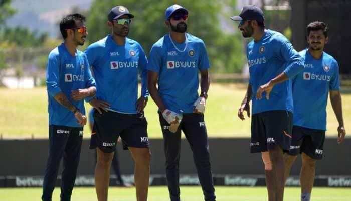 Ind vs SA second ODI no changes made in playing 11 of team india Ind vs SA 2nd ODI: दूसरे वनडे में टीम इंडिया की पहले बल्लेबाजी, कप्तान राहुल ने टीम सेलेक्शन को लेकर किया हैरान