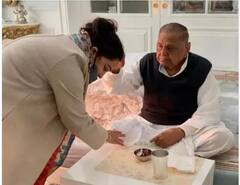 UP Election 2022: BJP 'ਚ ਸ਼ਾਮਲ ਹੋਣ ਮਗਰੋਂ ਘਰ ਪਹੁੰਚੀ ਅਪਰਨਾ ਯਾਦਵ ਤਾਂ ਕੀ ਸੀ ਮੁਲਾਇਮ ਸਿੰਘ ਦਾ ਰਿਐਕਸ਼ਨ? ਸਾਹਮਣੇ ਆਈ ਤਸਵੀਰ 'ਚ ਖ਼ੁਲਾਸਾ