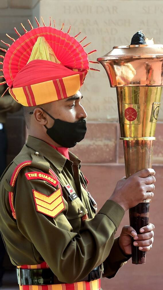 নিভল অমর জওয়ান জ্যোতি,  অগ্নিশিখা মিলল ন্যাশনাল ওয়ার মেমোরিয়ালে