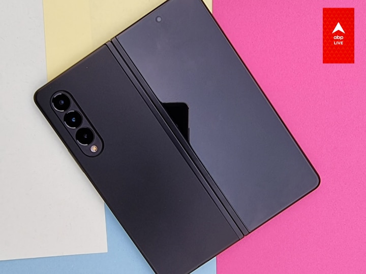 What colors does the Samsung Galaxy Z Fold 3 come in?