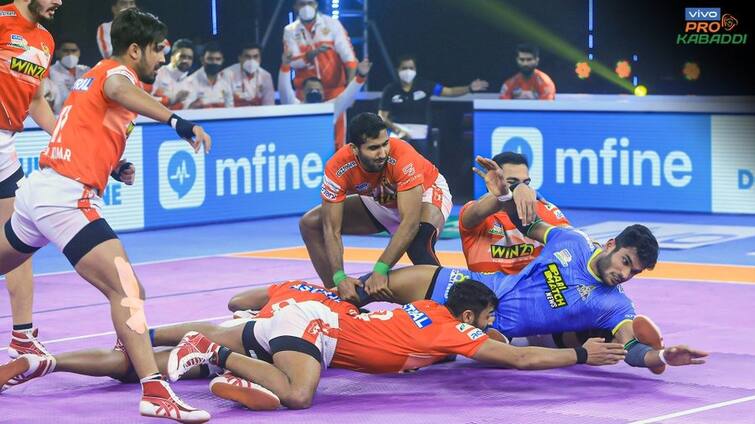 pro kabaddi league season 8 gujarat giants beat tamil thalaivas sagar and surjeet singh completed high-5 Pro Kabaddi League: गुजरात जायंट्स ने तमिल थलाइवाज को करीबी मुकाबले में हराया, नहीं मिला अंक तालिका में फायदा