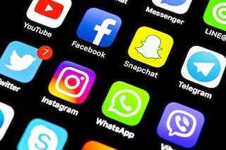 Facebook Account : मृत्यूनंतर तुमच्या फेसबुक-इंस्टाग्राम अकाऊंटचं काय होणार? जाणून घ्या...