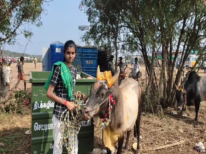 அவனியாபுரத்தில் ஆறுதல் பரிசை வாங்க மறுத்த யோகதர்ஷினிக்கு கோவையில் பரிசாக கிடைத்த தங்க காசு