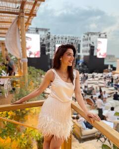 Mehreen Photos: మెహ్రీన్ క్యూట్ పోజులు.. వైరలవుతోన్న ఫొటోలు..