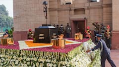 India Gate Update: ৫০ বছর পর দিল্লির ইন্ডিয়া গেটে নিভল ‘অমর জ্যোতি’, ওয়ার মেমোরিয়ালে মিশল অগ্নিশিখা