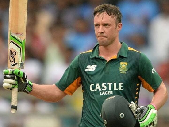 हाल ही में क्रिकेट के सभी फार्मेट से संन्यास लेने वाले एबी डिविलियर्स ने भी घरेलू मैदानों पर भारतीय गेंदबाजों की अच्छी खबर ली है. इन्होंने 15 मैचों में 38.57 की औसत से 540 रन बनाए हैं.