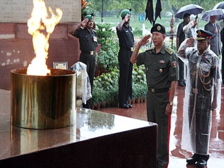 Amar Jawan Jyoti: 50 ஆண்டுகள்... இன்று அணைகிறது அழியா சுடரான அமர் ஜவான் ஜோதி.. நெகிழ்ச்சி பின்னணியும், வலுக்கும் கண்டனங்களும்..