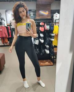 એક્ટ્રેસ શ્રદ્ધા દાસનો જિમ લૂકમાં હોટ અંદાજ, વાયરલ થઈ તસવીરો