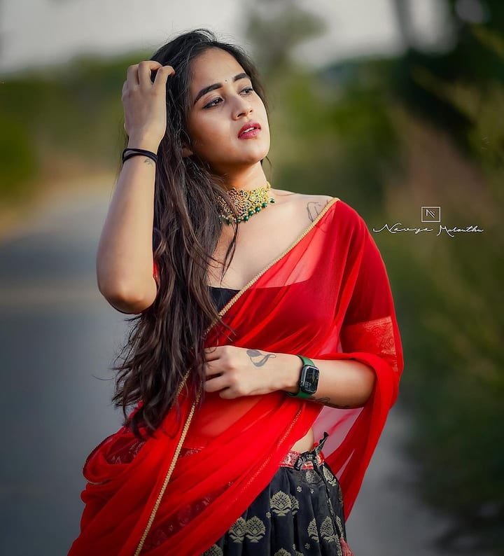 దీప్తి సునయన ఫోటోలు  -Image credit: Deepthisunaina/Instagram