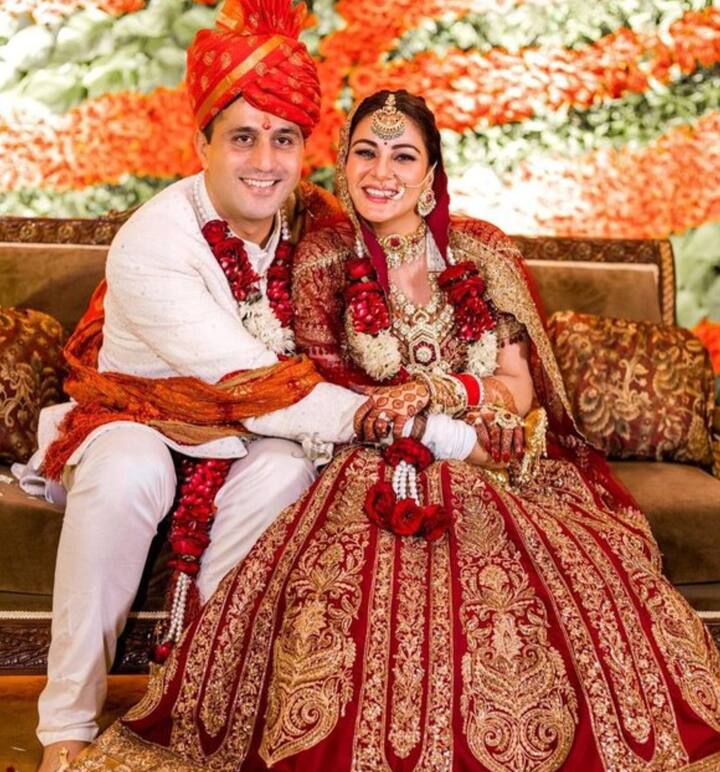 श्रद्धा राहुल की हो चुकीं हैं, शादी के बाद से ही श्रद्धा आर्या सोशल मीडिया पर बज बनाए हुए हैं.