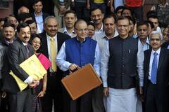 Union Budget 2022: ఒక్కో మంత్రిది ఒక్కో స్టైల్‌! ఆర్థిక మంత్రుల బ్రీఫ్‌కేస్‌ స్టైల్‌ చూడండి!