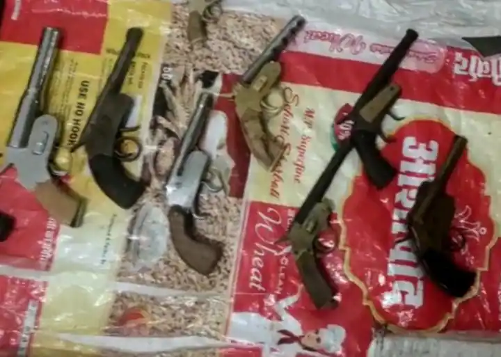 illegal weapons factory in delhi aligarh exposed 26 ਜਨਵਰੀ ਤੋਂ ਪਹਿਲਾਂ ਵੱਡੀ ਕਾਰਵਾਈ, ਗੈਰਕਾਨੂੰਨੀ ਅਸਲੇ ਦੀ ਫੈਕਟਰੀ ਦੀ ਪਰਦਾਫਾਸ਼