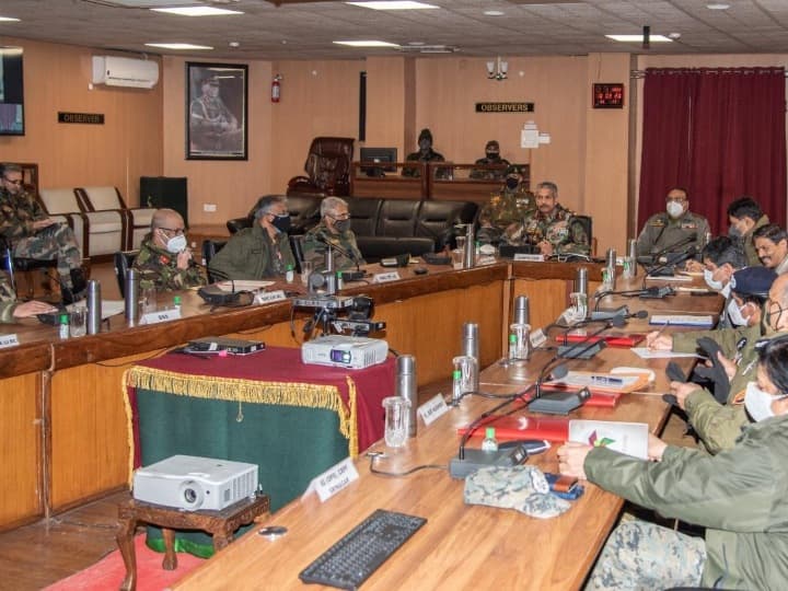 Republic Day से ठीक पहले सुरक्षा कोर ग्रुप की श्रीनगर में हुई बैठक, आतंक विरोधी ऑपरेशन को लेकर बनाई रणनीति