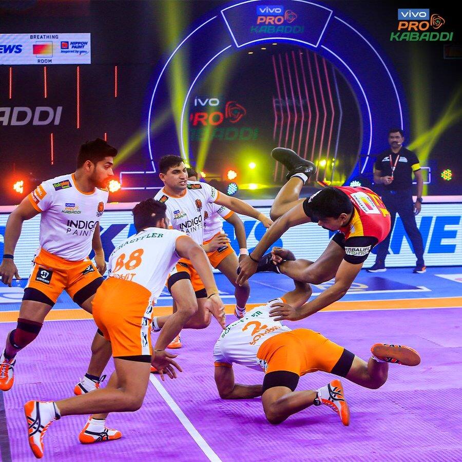Pro Kabaddi League: बेंगलुरु बुल्स को हराने के बावजूद पुनेरी पलटन अंक तालिका में 10वें स्थान पर, बुल्स दूसरे नंबर पर मौजूद Pro Kabaddi league season 8 puneri paltan beat bengalugu bulls pawan sehrawat and mohit goyat super 10 raid Pro Kabaddi League: बेंगलुरु बुल्स को हराने के बावजूद पुनेरी पलटन अंक तालिका में 10वें स्थान पर, बुल्स दूसरे नंबर पर मौजूद