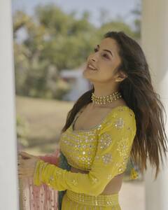 Shehnaaz Gill Photos: ਯੈਲੋ ਕਲਰ ਦੇ ਲਹਿੰਗਾ 'ਚ ਸ਼ਹਿਨਾਜ਼ ਗਿੱਲ ਦਾ ਸ਼ਾਹੀ ਲੁੱਕ ਵੇਖ ਫੈਨਸ ਹੋਏ ਖੁਸ਼