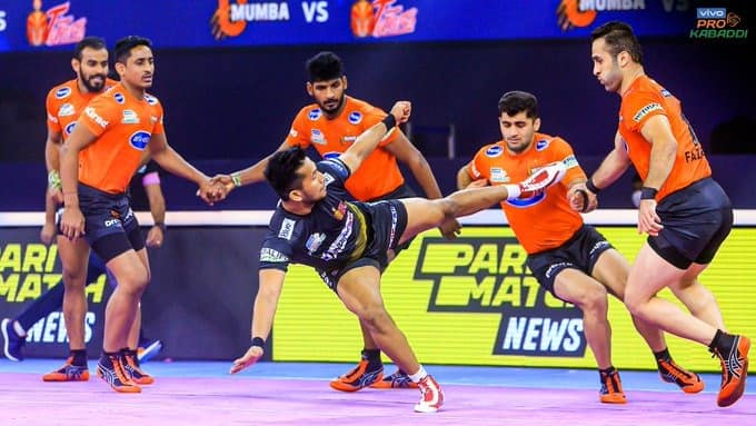 U Mumba defeated Telugu Titans to make it to the top 6, Fazal Atrachali completed the first high-5
