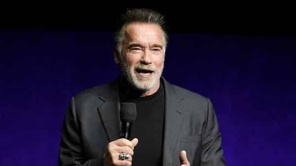 Arnold Schwarzenegger involved in car crash, escapes unhurt Arnold Schwarzenegger: హాలీవుడ్ స్టార్ ఆర్నాల్డ్ కి కారు ప్రమాదం..