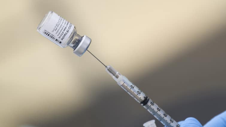 Corona Vaccine: कितनी सुरक्षित है मिक्स-एंड-मैच कोविड बूस्टर खुराक? इम्यूनिटी बढ़ाने में कितनी है कारगर