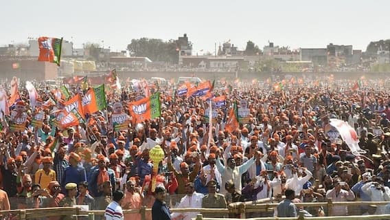 आज खत्म होगी रैली और रोड शो पर चुनाव आयोग की रोक, कोरोना को देखते हुए क्या बढ़ाई जाएंगी पाबंदियां?