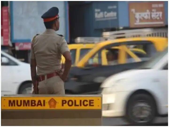 Assistant Sub Inspector of Police Sunil Toke suspendedmumbai who petition against corruption of traffic police department Mumbai Police : मुंबई पोलीस दलातील सहाय्यक पोलीस उपनिरीक्षक सुनील टोके निलंबित; ट्राफिक विभागातील घोटाळ्याचा केला होता पर्दाफाश 