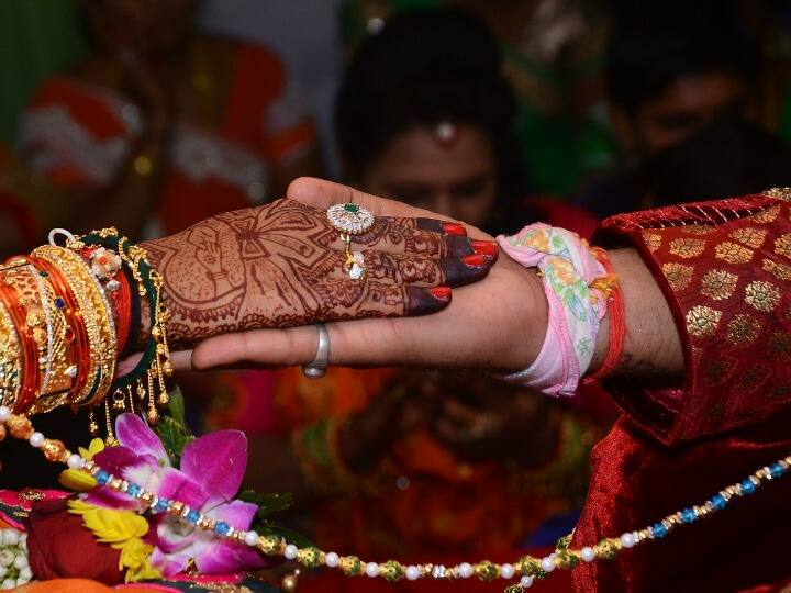Tamil Nadu: Bride Calls Off Wedding After Groom Allegedly Slaps Her For Dancing With Cousin Tamil Nadu: Bride Calls Off Wedding After Groom Allegedly Slaps Her For Dancing With Cousin