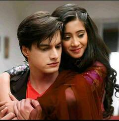 Best Reel Life Jodi: टीवी पर चलता है इन रोमांटिक जोड़ियों का जादू, रील लाइफ में अपने रोमांस से फैंस की धड़कनों को करते हैं बेकाबू