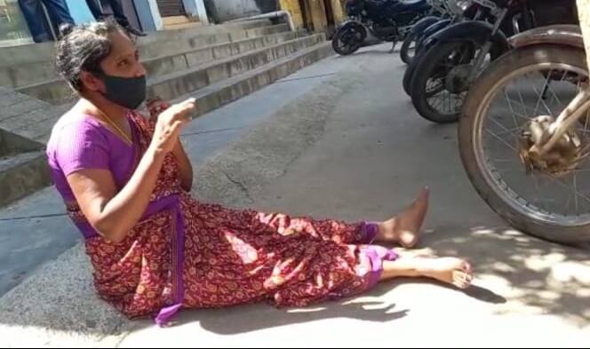 Chittoor district police have imposed a third degree on a Dalit woman to admit a crime she did not commit Chittor Visaranai : చేయని నేరం ఒప్పుకోవాలని దళిత మహిళకు చిత్రహింసలు - చిత్తూరులో మరో 