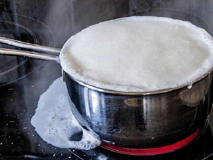 how to prevent milk from boiling over: five easy tips Milk Boiling Tips | வேகமா ஓடிவந்தும் மிஸ் பண்றீங்களா? பால் பொங்கி ஊற்றாமல் காய்ச்சி எடுக்க 5 டிப்ஸ்!