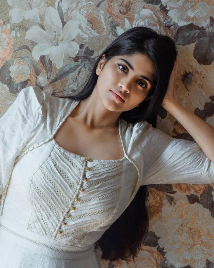 இரையைப் போலே துரத்துவதும் ஏனோ