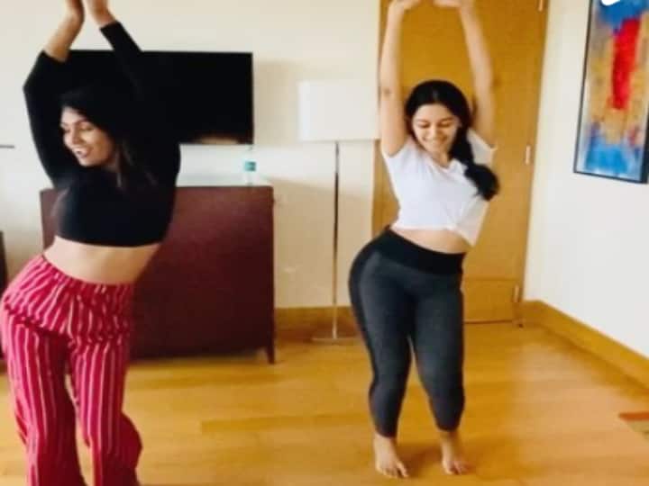 Actress mirnalini ravi released tum tum song rehearsal video Watch Video: இடுப்பை வளைத்து வளைத்து ஆடும் மிருணாளினி...ஒரிஜினல விட, ரிகர்ஸல் செம...!
