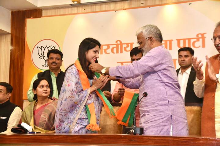 बीजेपी के साथ संबंध रखने के कारण अदिति सिंह को कांग्रेस पार्टी ने निष्काषित कर दिया था जिसके बाद उन्होंने 24 नवंबर साल 2021 को आधिकारिक रूप से बीजेपी में शामिल हो गईं.