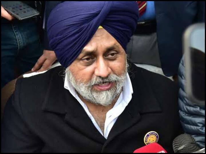 Punjab Assembly Election 2022: Case against Sukhbir Badal, Romana for violating EC's Covid guidelines Case Against Sukhbir Badal: ਕੋਰੋਨਾ ਗਾਈਡਲਾਈਨਜ਼ ਦੀਆਂ ਧੱਜੀਆਂ ਉਡਾ ਰਹੇ ਲੀਡਰ, ਸੁਖਬੀਰ ਬਾਦਲ ਖਿਲਾਫ ਕੇਸ ਦਰਜ