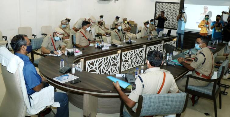 DGP Ashish Bhatia Video Conference રાજકીય મેળાવડાઓમાં નિયમોના ભંગને લઈને રાજ્ય પોલીસ વડાએ શું આપ્યું મોટું નિવેદન, જાણો 