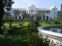 पटौदी पैलेस को वापस पाने के लिए Saif Ali Khan को चुकानी पड़ी थी बहुत बड़ी कीमत, देखें महल की तस्वीरें