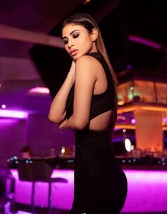 Mouni Roy Photos: એક્ટ્રેસ મૌની રોયની પ્રથમ પસંદ છે બ્લેક ડ્રેસ, જુઓ બ્લેકમાં તેનો હોટ અંદાજ