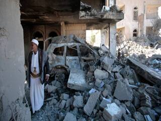 Yemen Crisis: ஏமன் மீது சவுதி கூட்டுப்படை நடத்திய தாக்குதல்.. 1000-க்கும் மேற்பட்டவர்கள் உயிரிழப்பா?
