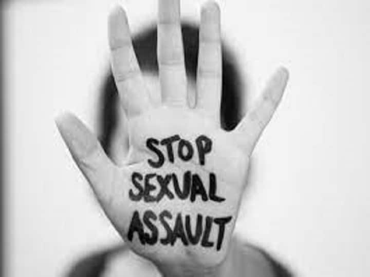 bangalore : old man sexually harassed woman in lift பக்கத்துக்கு வீட்டில் வசிக்கும் பெண்ணுக்கு லிஃப்ட்டுக்குள் பாலியல் தொந்தரவு கொடுத்த முதியவர் கைது..
