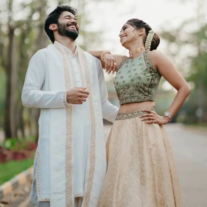 அடியே அடியே என் குட்டி பட்டாசே தனியே தனியே வந்து விட்டு விலாசே