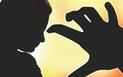 Train Harrassment: শান্তিপুর লোকালে শ্লীলতাহানি, ফেসবুক লাইভে ঘটনা তুলে ধরলেন অভিযোগকারিণী| Bangla News