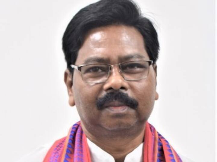 Union Minister Bishweswar Tudu thrashes 2 Odisha Govt officials case registered Odisha सरकार के दो अफसरों को पीटने का आरोप, केंद्रीय मंत्री Bishweswar Tudu के खिलाफ केस दर्ज