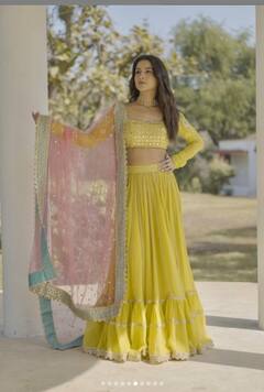 Shehnaaz Gill: শেহনাজ গিলের নতুন ছবি থেকে চোখ সরাতে পারলেন না নেটিজেনরা