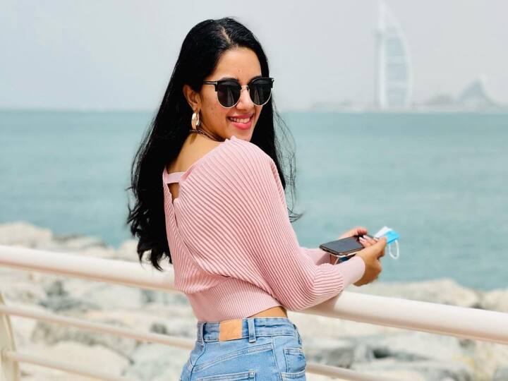 ஓ சென்யோரீட்டா பேசும் மெழுகு பொம்மையே