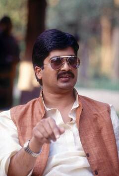 Raja Bhaiya Father: राजा भैया के पिता की कोठी में घुसने से पहले ही बंद करनी पड़ती है गाड़ी, खुद बताई थी वजह