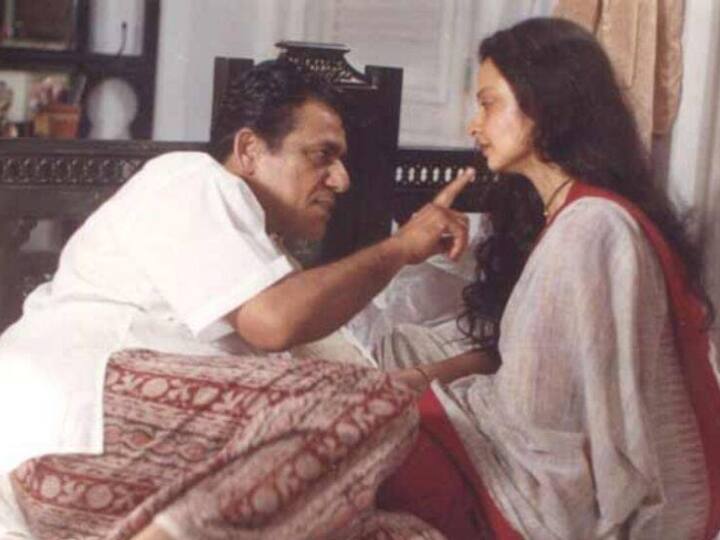 image 7साल 1997 में आई फिल्म 'आस्था' (Aastha) एक्स्ट्रा मैरिटल अफेयर पर आधारित थी, जिसमें एक्ट्रेस रेखा का नवीन निश्चिल के साथ गैर संबंध दिखाया गया है. फिल्म में ओम पुरी भी नजर आए थे.