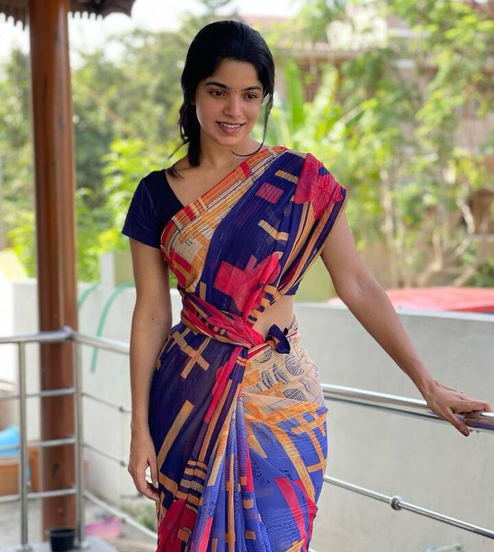 பூவே காதல் பூக்கும் பூவே சாரல் வீச ஈரம்