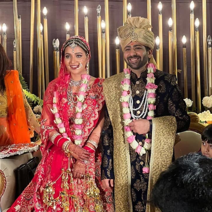 लंबे समय से मानसी श्रीवास्तव (Mansi Srivastava) फोटोग्राफर कपिल तेजवानी को डेट कर रही थी और अब इनके रिश्ते पर शादी की मुहर लग चुकी है.