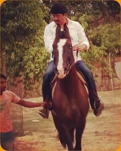 Politician's Pets: योगी आदित्यनाथ से हेमा मालिनी तक, जानिए इन नेताओं ने घर में पाले हैं कौन से जानवर