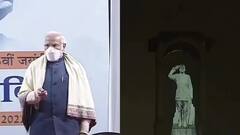 Netaji Birth Anniversary: ইন্ডিয়া গেটে নেতাজির হলোগ্রাম মূর্তির উদ্বোধন ঘিরে তীব্র চাপানউতোর । Bangla News