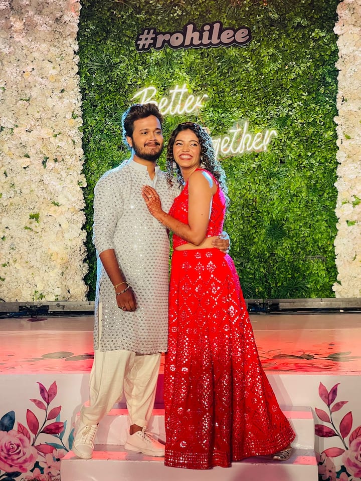 अनेकदा त्यांनी सोशल मीडियावर एकमेकांसोतचे फोटो शेअर करुन प्रेमाची जाहीर कबुलीदेखील दिली होती.